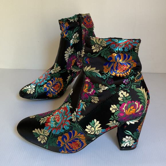 Steve Madden Brocade Ankle Boots Size 8.5 – Black Multicolor Floral Heels boho - Picture 1 of 12